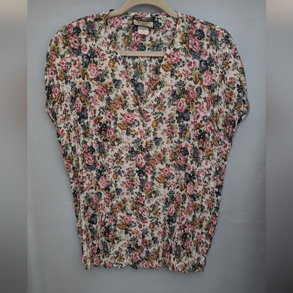 🫰🏼 Vintage Wrapper Floral Reverse Button Dolman Top